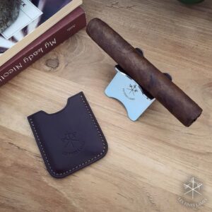 burgundy leather cigar stand2