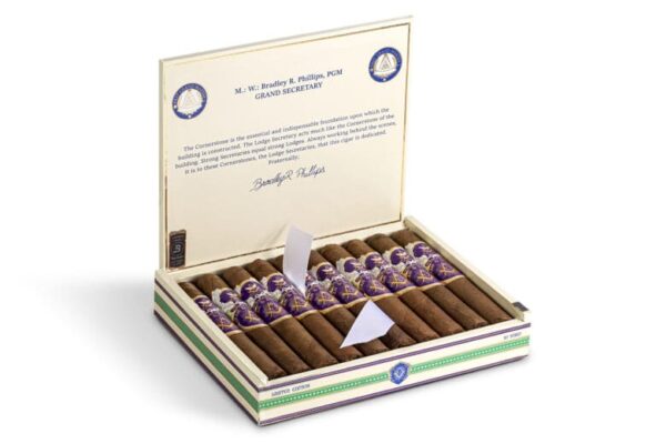 Hiram Solomon Cornerstone open box feature 768x520 jaUUWh