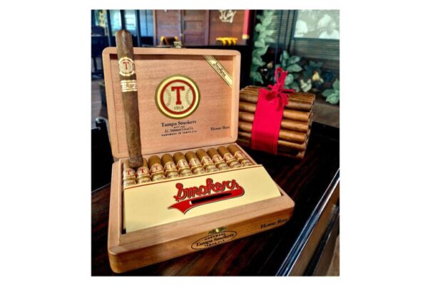 J.C. Newman Tampa Smokers Box Feature 768x512 dLMWX1