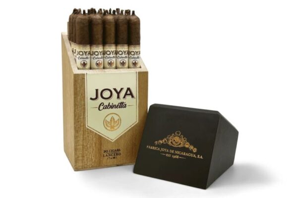 Joya de Nicaragua Cabinetta Lancero open box feature 768x520 vNaQMZ