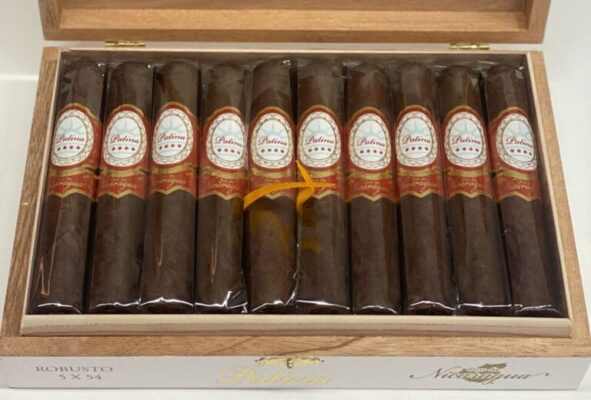 Patina Oro de Nicaragua open box feature 768x520 ddwIkF