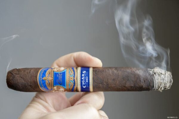 Perez Carrillo Pledge Box Pressed Figurado 2 768x512 5Tffxe