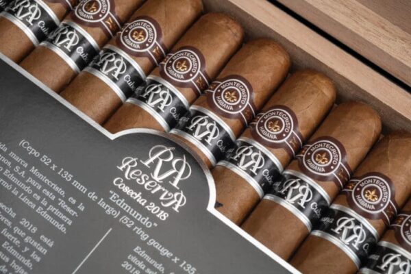 Montecristo Edmundo Reserva Cosecha 2018 1 768x512 TN25Ze