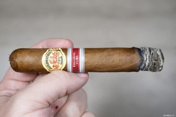 Diplomaticos Leal Edicion Regional Cuba 2021 2 768x512 V7XFBO