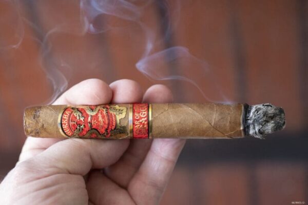 Gurkha Year of the Dragon 2024 Tabacalera El Artista 2 768x512 UVMP8M