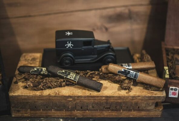 Kristoff Connecticut Maduro Bootlegger feature 768x520 GnfABS