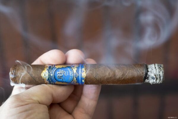 Don Pepin Garcia 20th Anniversary Limited Edition Humidor Corojo 2 768x512 OswAQr