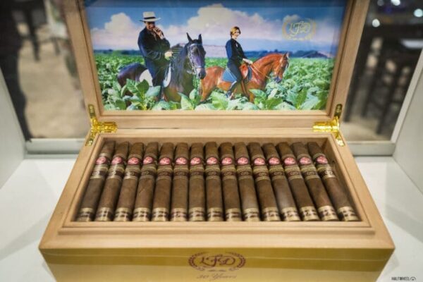 La Flor Dominicana 30th Humidor 768x512 0U5hDA