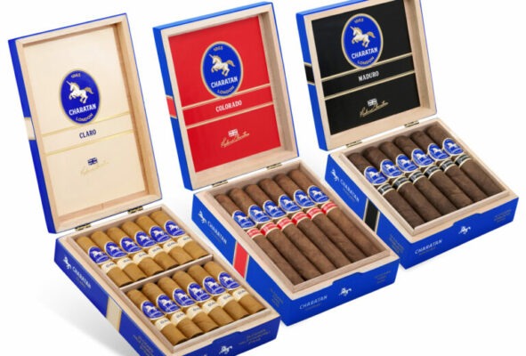 Charatan Claro Colorado Maduro open box feature 768x520 dJzLCe