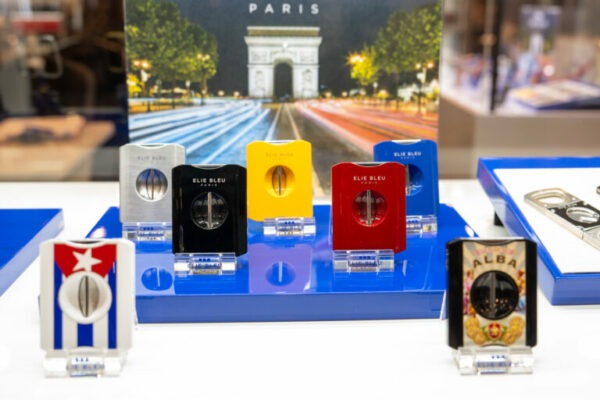 Elie Bleu C 5 V Cigar Cutter 768x512 XUJuZP
