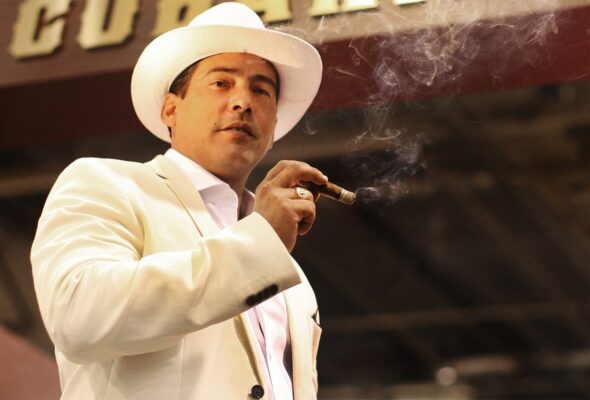 Hirochi Robaina portrait cropped J8P12n