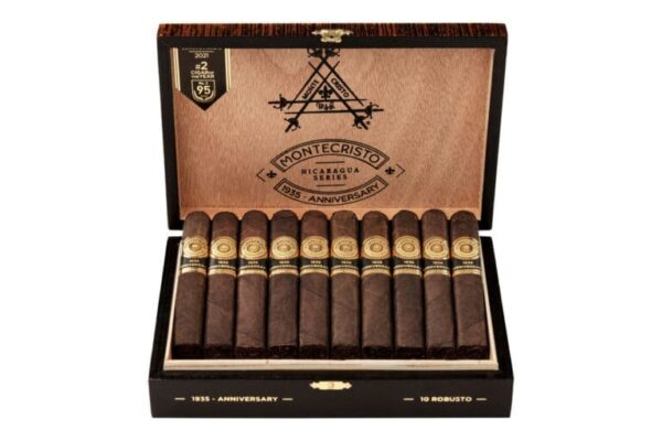 Montecristo 1935 Anniversary Nicaragua Robusto 2 768x512 SoiYNG