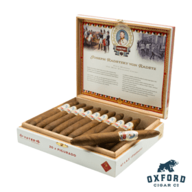 Brothers of the Sabre Vater Figurado box open