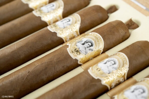 La Palina Goldie No. 6 Box 3 768x512 S5OXFN