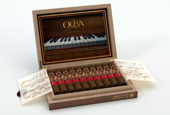 Oliva Serie V Melanio Edicion Ano 2024 open box feature 2 768x520 LSqXdM