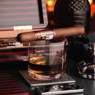 Alec Bradley Fine Rare 4 1024x1024 K7Cxen