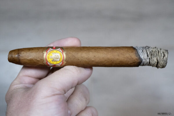 El Rey del Mundo Imperio Replica de Humidor Antiguo 2 768x512 D2ea3p