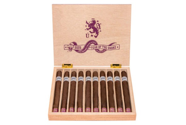 Liga Privada Unico Serie Year of the Snake open box feature 768x520 A72Iqm