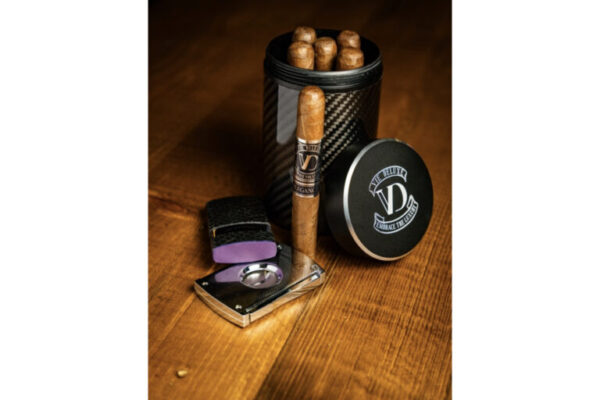 Vie Deluxe Petit Corona 1 768x512 EULmFT