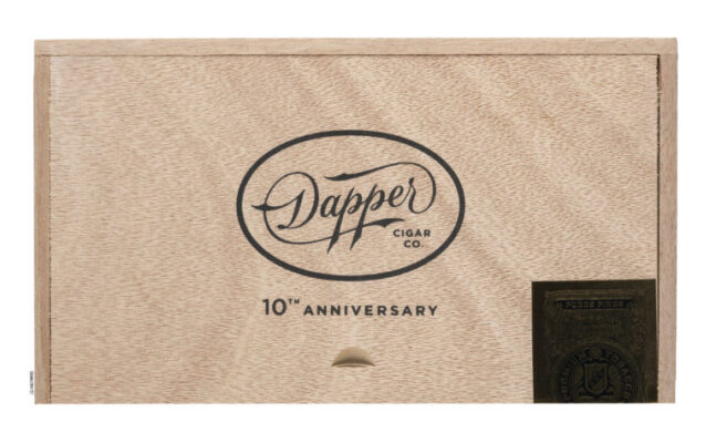 Dapper 10th Anniversary Robusto Grande Box 768x475 yAqqKO