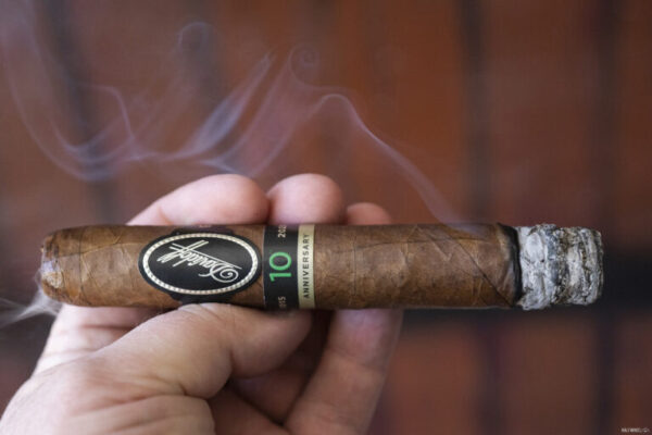 Davidoff Escurio 10th Anniversary Limited Edition 2 768x512 eXeqg7