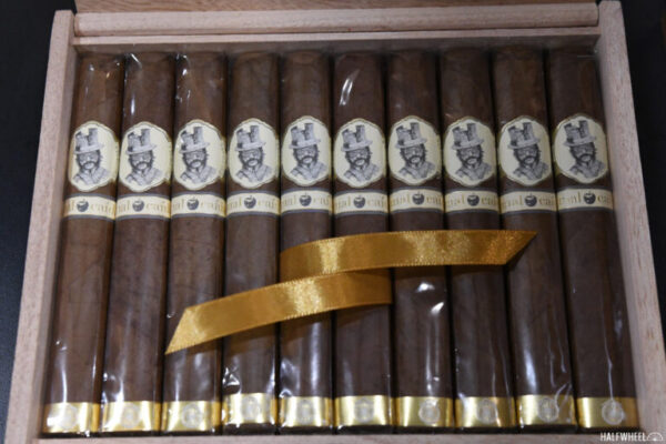 Crafted and Curated Savages mal caida 768x512 aYFEVX