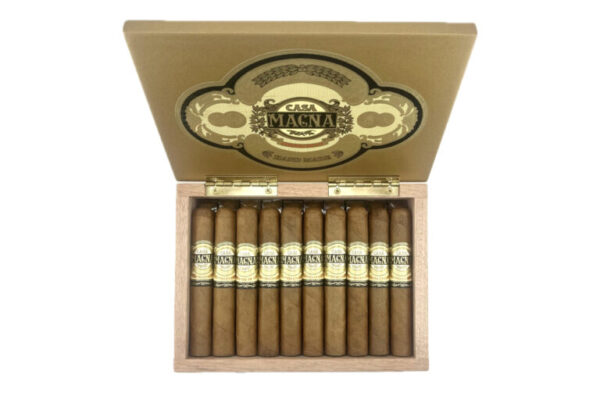 Casa Magna Connecticut Petit Corona 1 768x512 uJobm3