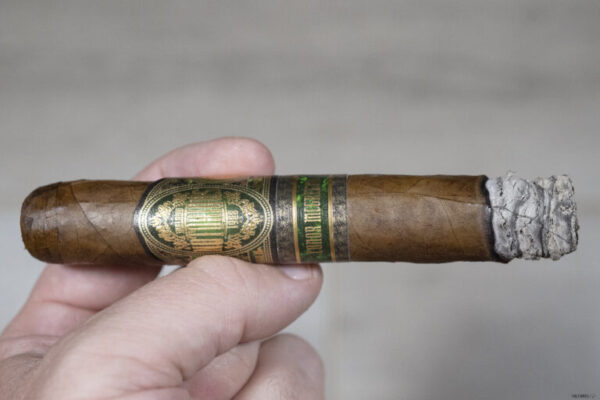Notorious Double Robusto 2 768x512 f37tGn