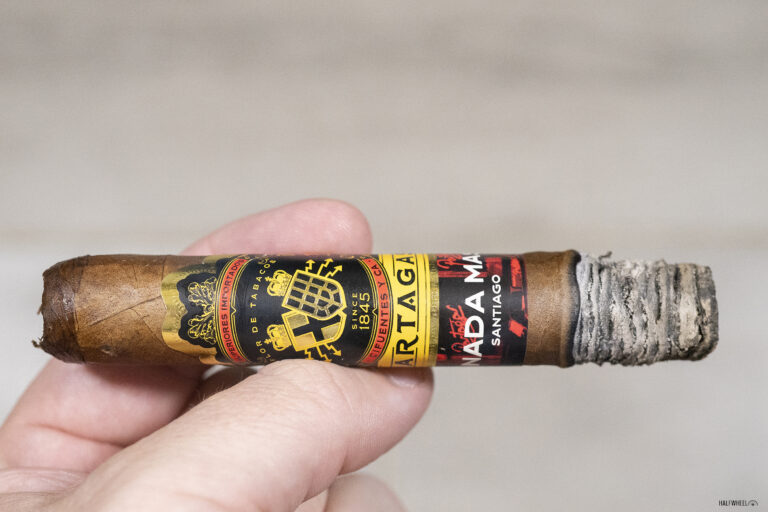 Partagas Y Nada Mas Santiago Robusto 2 768x512 p2FA6m