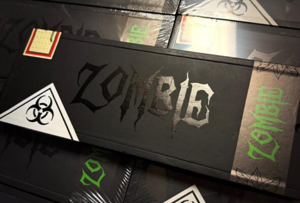 Viaje Zombie Biohazard Green 2025 box feature 768x520 GvMR8T