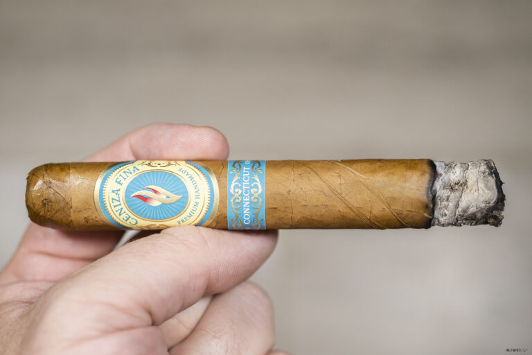 Ceniza Fina Connecticut Corona Gorda 2 768x512 lAXEu9