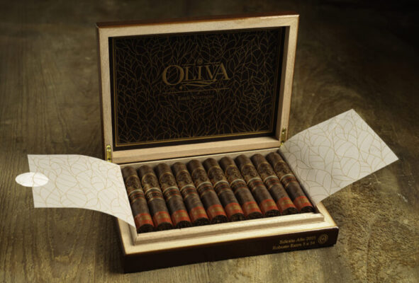 Oliva Serie V Melanio Limitada Edicion Ano 2025 feature 1 768x520 p1U3ND
