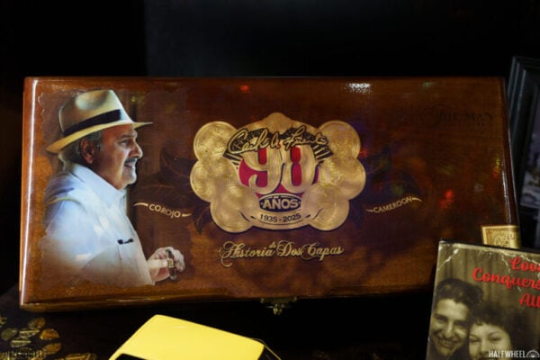 Arturo Fuente Don Carlos 90 Anos 1 768x512 yW9Q64