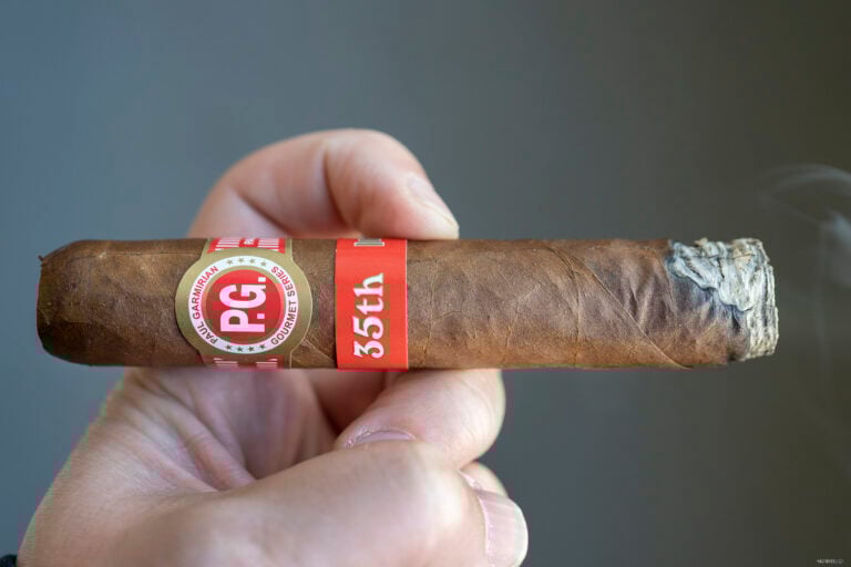 Paul Garmirian PG Gourmet Series 35th Anniversary Super Robusto 2 768x512 O67tn3