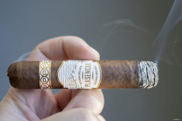 Plasencia Reserva Original Corona Corta 2 768x512 QYHDwq