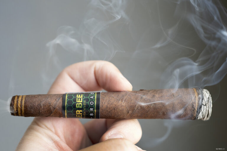 Black Works Studio Killer Bee Maduro Pyramid 2 768x512 lGaol6