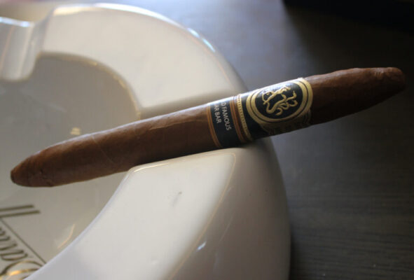 Ferio Tego Celebraciones World Famous Cigar Bar 30th Anniversary feature 1 768x520 Kt1fDO
