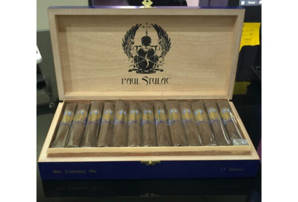 Paul Stulac Blue Lightning Sky open box feature 768x520 H7Iu8G
