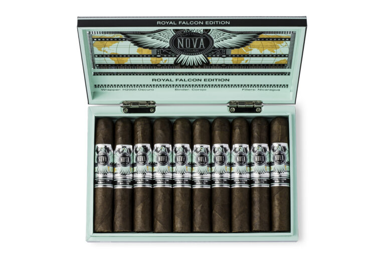 Platinum Nova Royal Falcon Robusto open box feature 768x520 UvtsR9
