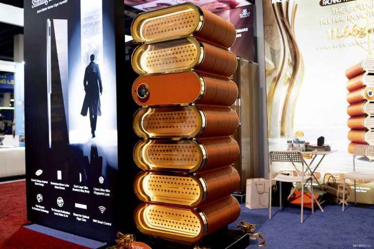 Raching Launching Amber Series, Dark Matter Raching Amber Series A7 Gold Humidor 1 768x512 66UthL