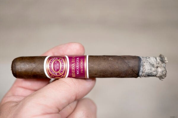 Romeo y Julieta Reserva Real Nicaragua Profundo Toro 2 768x512 8QtpVc