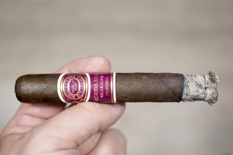 Romeo y Julieta Reserva Real Nicaragua Profundo Toro 2 768x512 8QtpVc