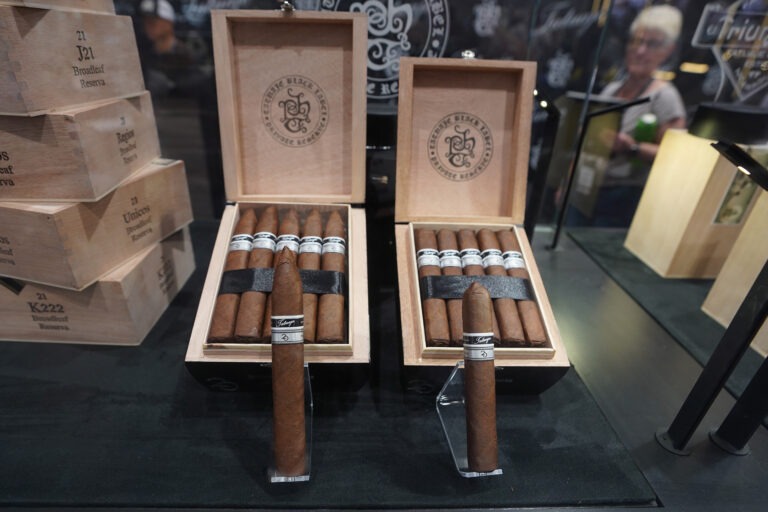 Tatuaje Black Label New Sizes 768x512 Wqe0BD