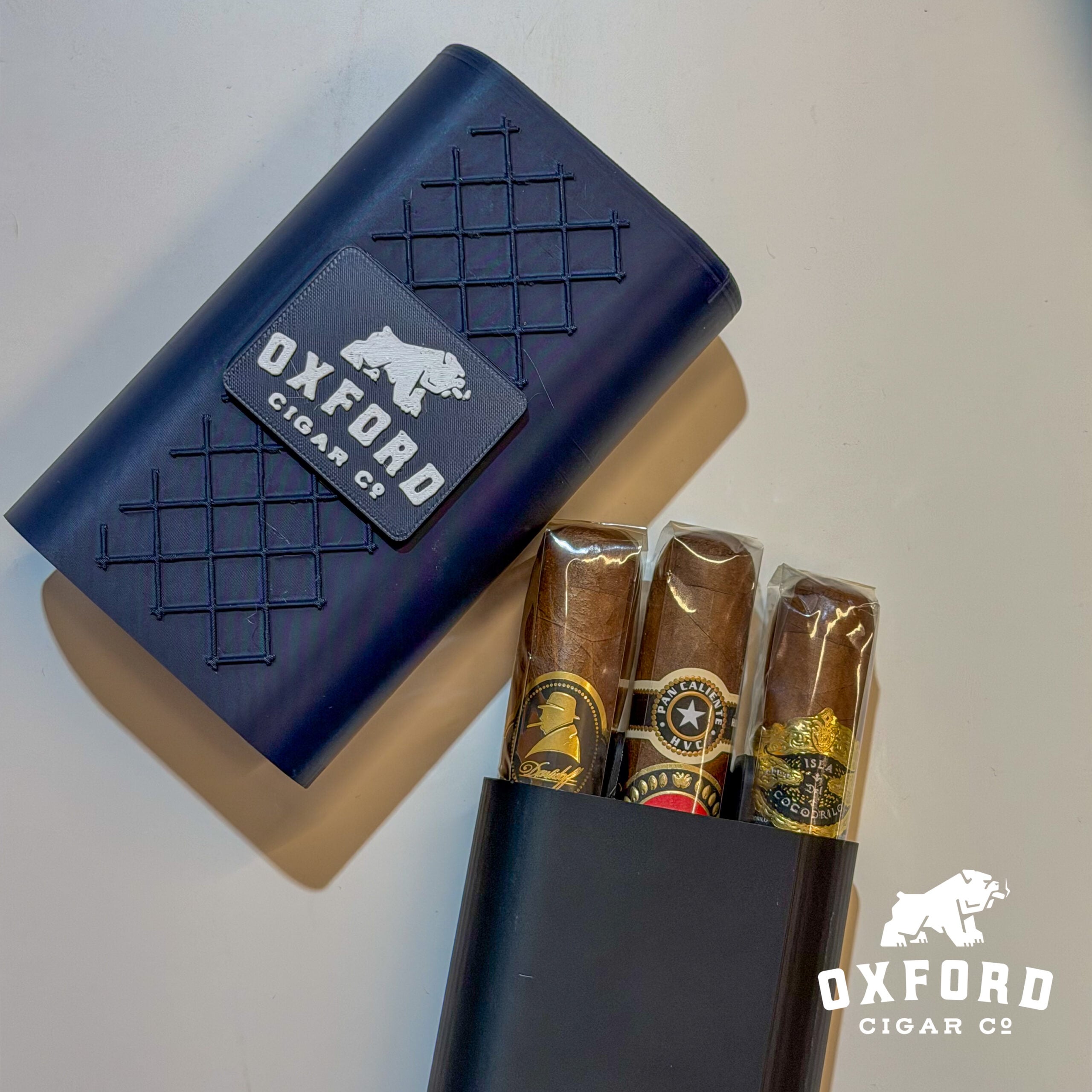 Oxford 3 Slot Diamond Cigar Carry Case Oxford 3 Slot Diamond Cigar Carry Case - Image 2