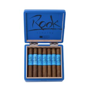 Rook Box Robusto open