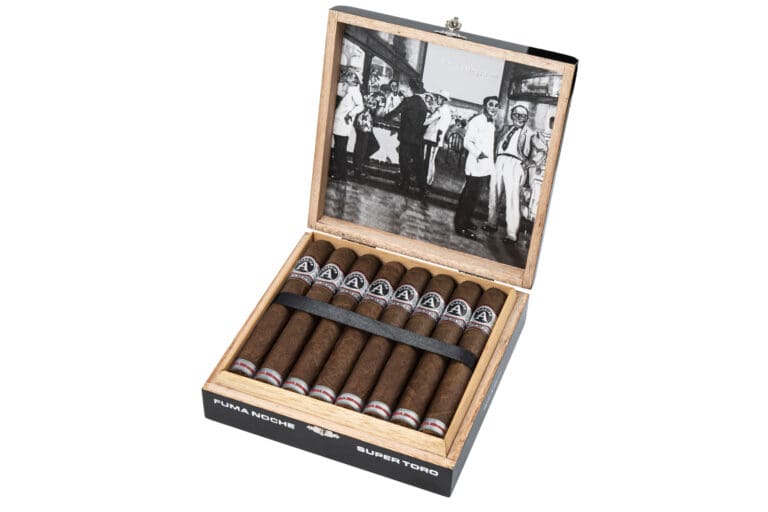 Fuma Noche 3 768x512 IA5jgr