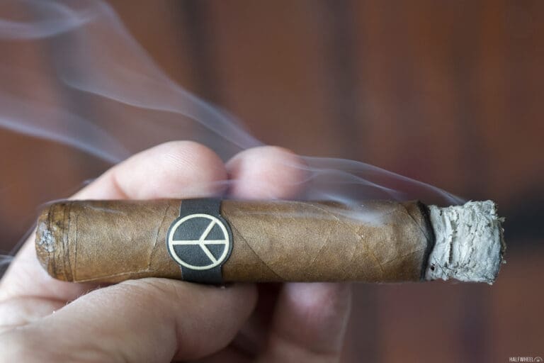 OneOff Black 2 768x512 7dgojz