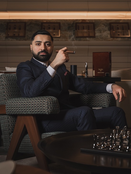 ANTHONY PORTRAIT web 2 Un91Jr