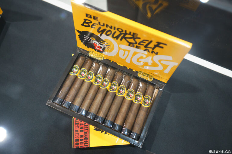 Outcast Cigars Box 768x512 4wZHwQ