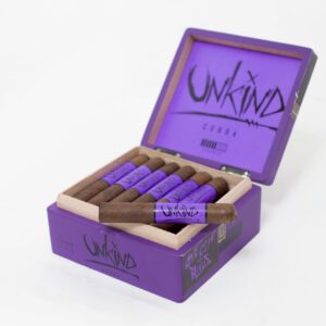 Blackbird Unkind Cubra Unkind Robusto box open cigar side
